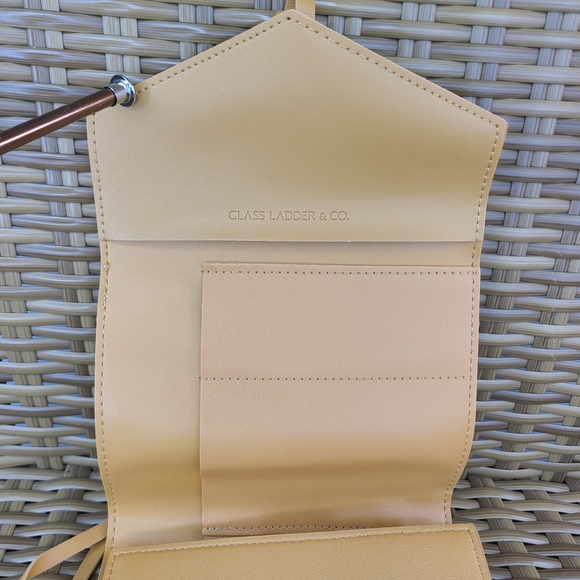 Glass Ladder & Co Katherine Vegan Leather Tech Organizer Roll Tan - Picture 3 of 16